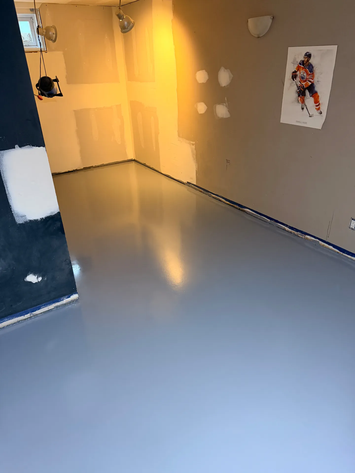 Finished grey solid color epoxy floor
